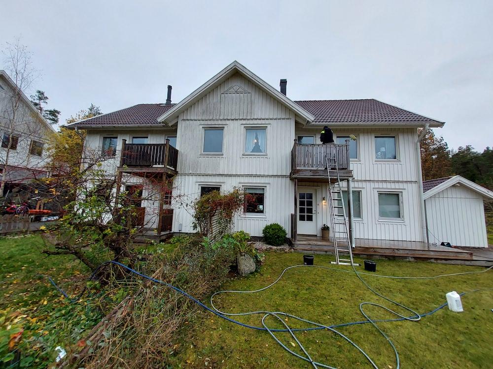 Träfasad som är tvättad